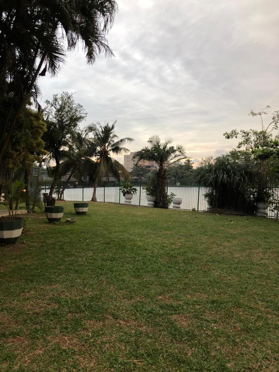 Amani Lake Resort Panadura Buitenkant foto